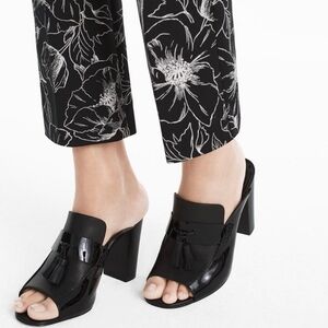 White House Black Market Ariah tassel heeled mule sz 9 patent SH411